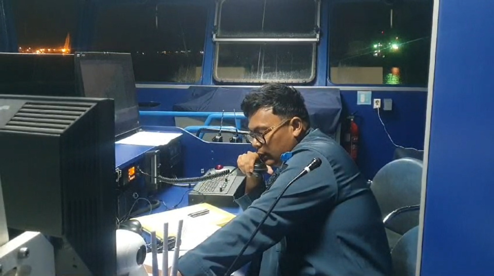 INDONESIA SEA AND COAST GUARD - Pangkalan Penjagaan Laut Dan Pantai Kelas I Tanjung Priok Melaksanakan Pengawasan dan Pengamanan Kapal Asing (Internasional) dan Nasional Jalur TSS (Traffic Separation Scheme) Arus Mudik lebran 2024 di Perairan Selat Sunda.
