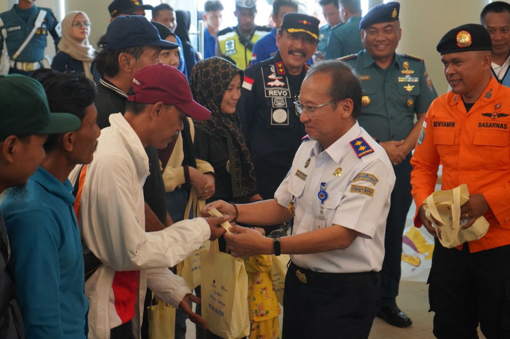 KM. KELUD ANGKUT PESERTA MUDIK GRATIS ARUS BALIK DARI BELAWAN MENUJU BATAM