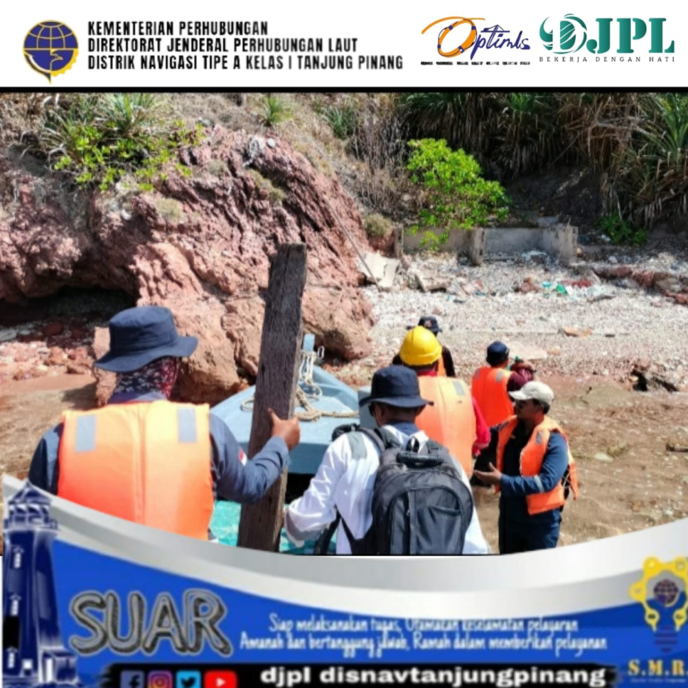Aplosing di Menara Suar Tanjung Sekatung