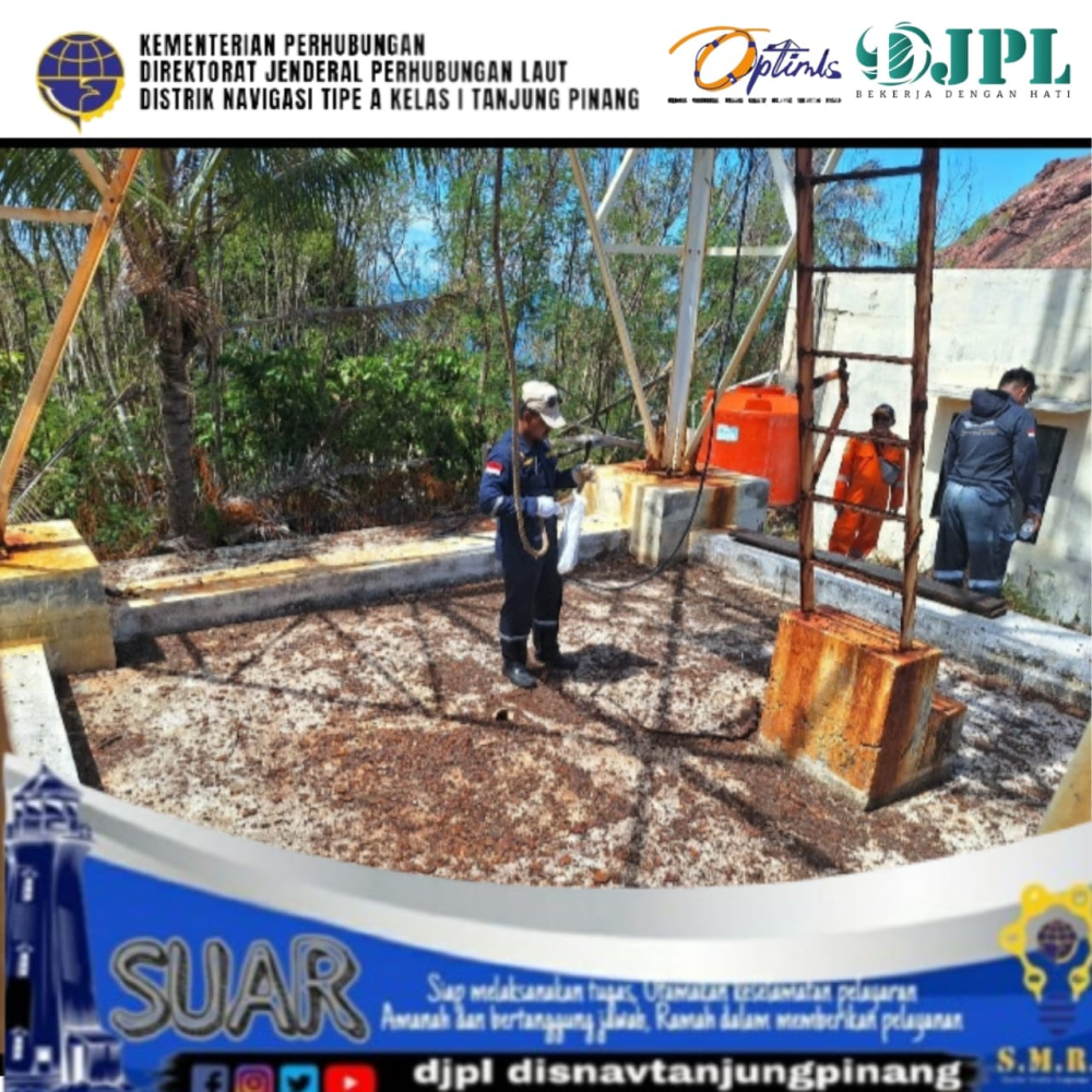 Aplosing di Menara Suar Tanjung Sekatung