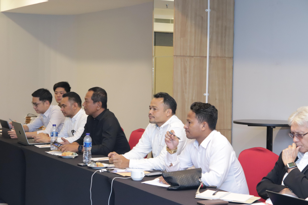 PEMERINTAH BERSAMA PIHAK TERKAIT BAHAS PENETAPAN STANDAR MINIMUM GAJI POKOK AWAK KAPAL YANG BEKERJA DI ATAS KAPAL BERBENDERA INDONESIA
