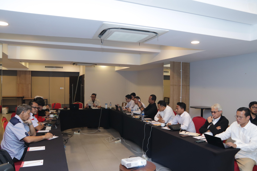 PEMERINTAH BERSAMA PIHAK TERKAIT BAHAS PENETAPAN STANDAR MINIMUM GAJI POKOK AWAK KAPAL YANG BEKERJA DI ATAS KAPAL BERBENDERA INDONESIA