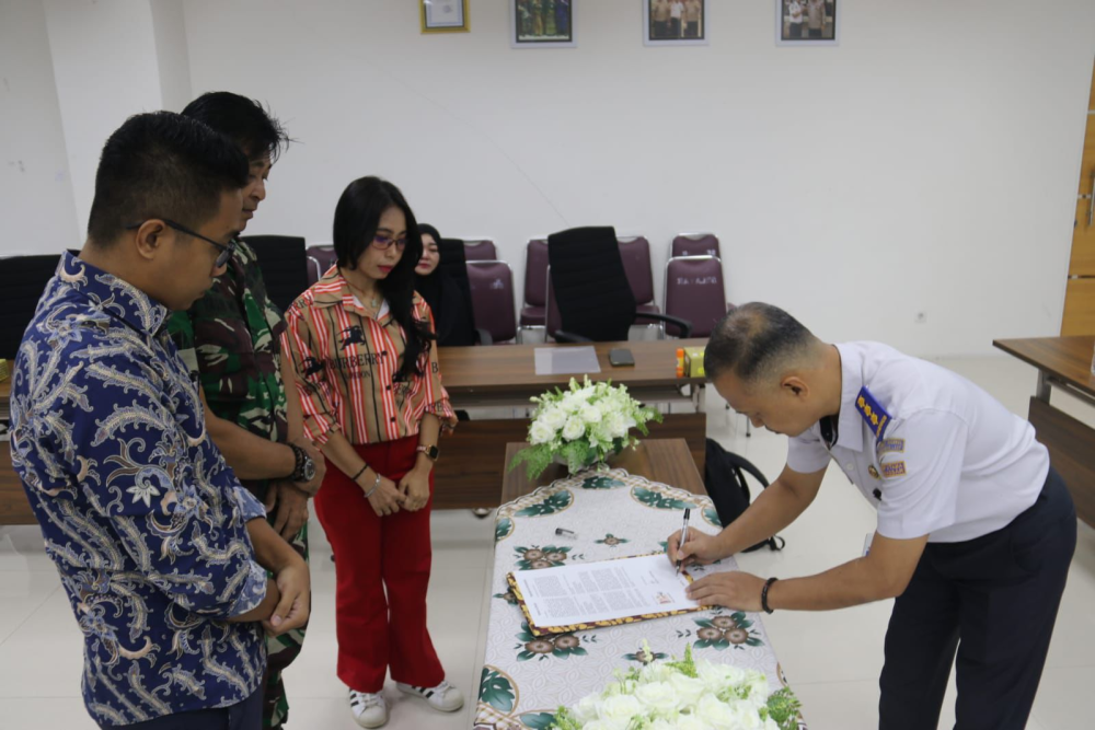 Kementerian Perhubungan Fasilitasi Serah Terima Asuransi Kematian Pelaut Asal Makassar
