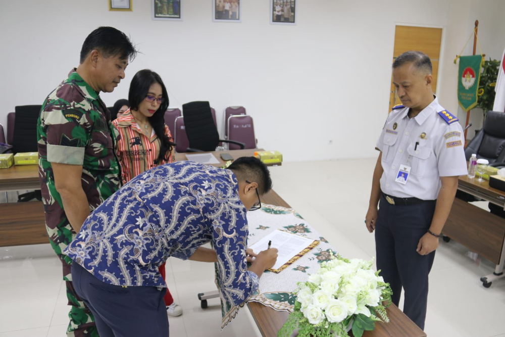 Kementerian Perhubungan Fasilitasi Serah Terima Asuransi Kematian Pelaut Asal Makassar