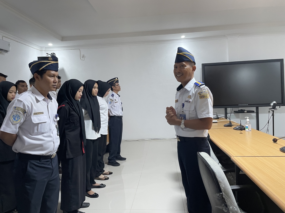 Kegiatan Apel Pagi Distrik Navigasi Tipe A Kelas I Samarinda