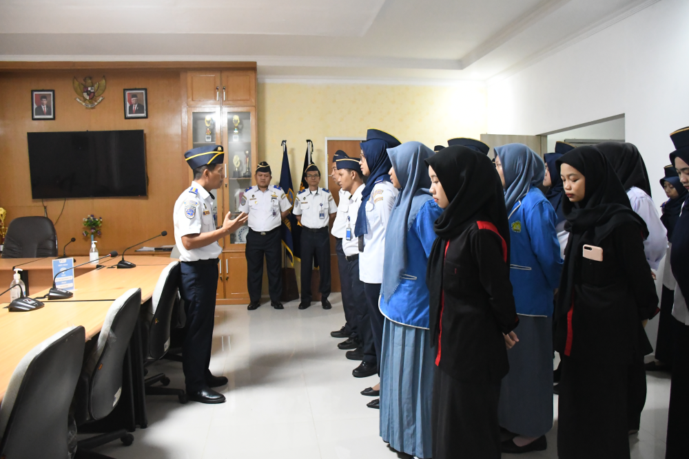 Kegiatan Apel Pagi Distrik Navigasi Tipe A Kelas I Samarinda