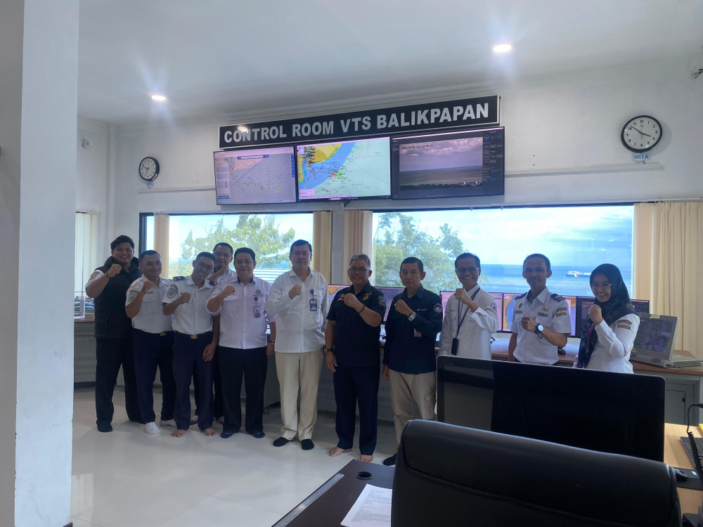 Kegiatan Monitoring Angkutan Lebaran di VTS Balikpapan