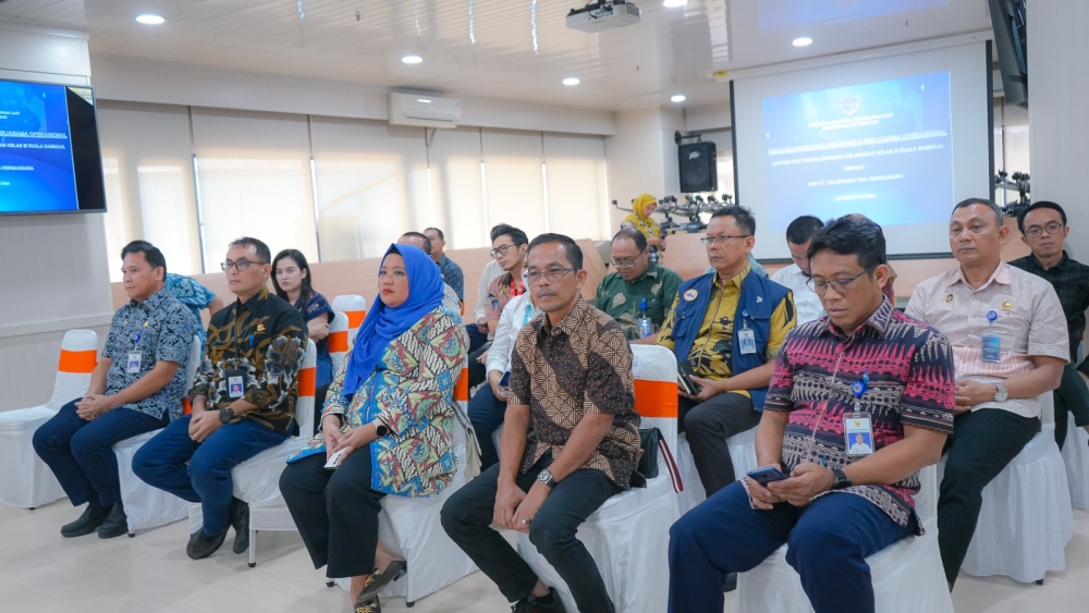 KEMENHUB TANDATANGANI KSO SHIP TO SHIP TRANSFER PERAIRAN  MUARA JAWA
