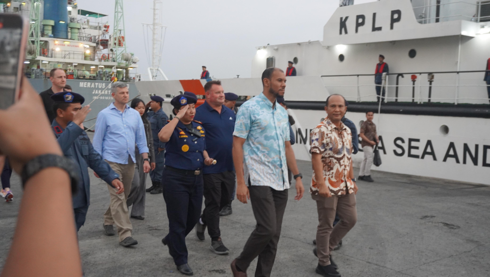 BAHAS POTENSI KERJA SAMA PENGEMBANGAN SDM, US EMBASSY DAN US COAST GUARD KUNJUNGI PPLP KELAS II TANJUNG PERAK
