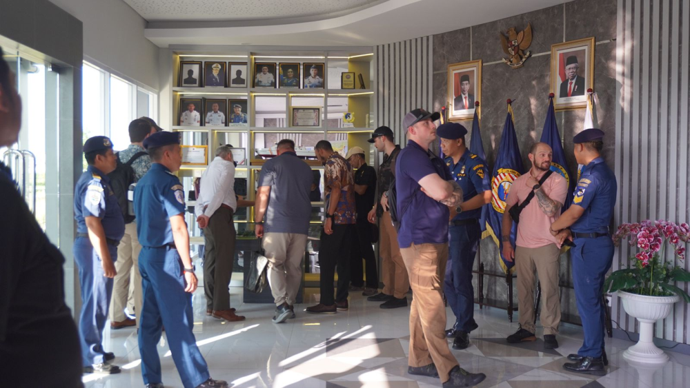 BAHAS POTENSI KERJA SAMA PENGEMBANGAN SDM, US EMBASSY DAN US COAST GUARD KUNJUNGI PPLP KELAS II TANJUNG PERAK