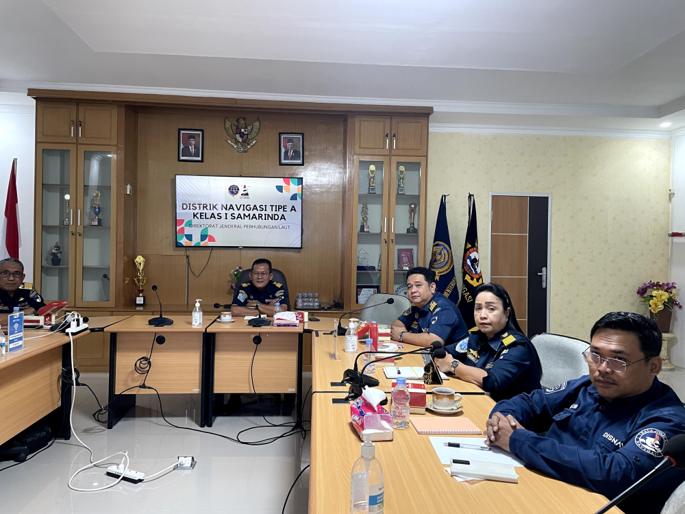 kegiatan zoom meeting terkait briefing kerja sama antara DJPL dan IALA