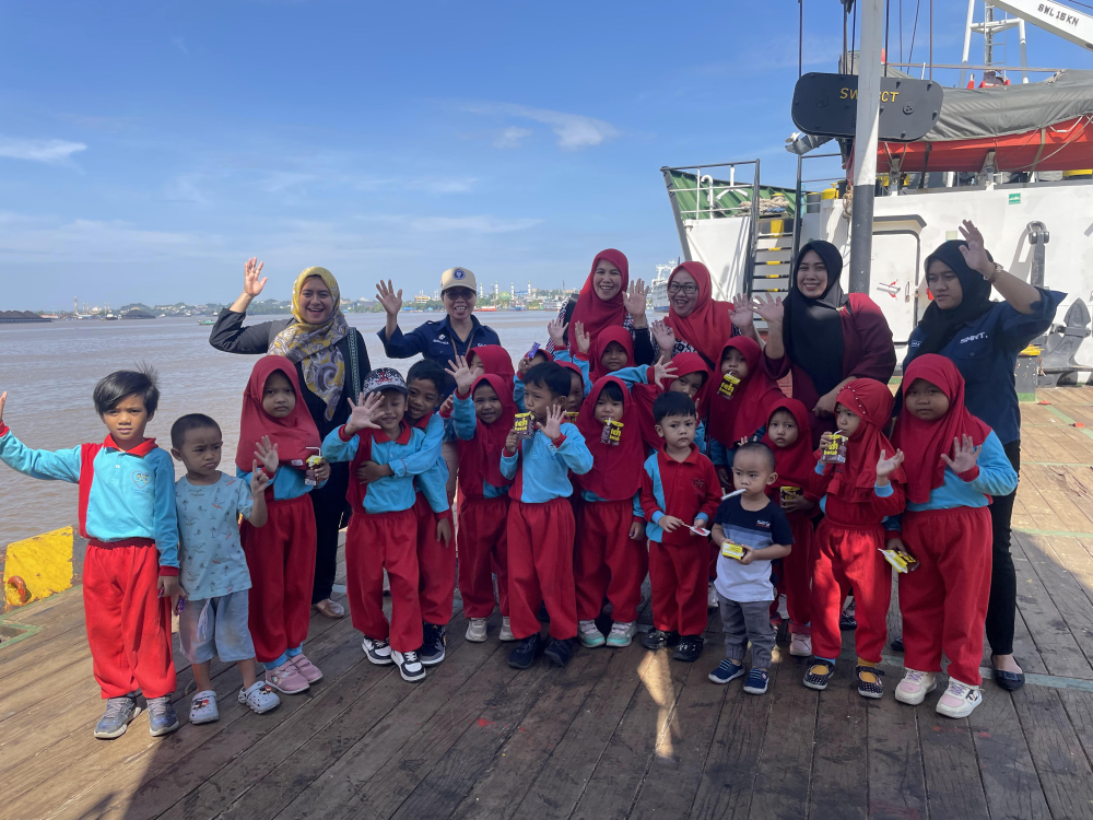 Kegiatan Study Tour Transportasi Bersama TK. Jangoan Bangsa Samarinda
