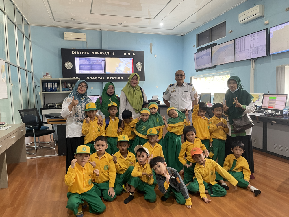 kegiatan study tour transportasi laut bersama TK ABA 10