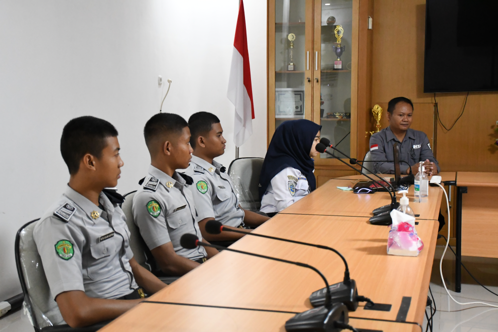 kegiatan penerimaan praktek kerja lapangan taruna SMKN Pelayaran Samarinda