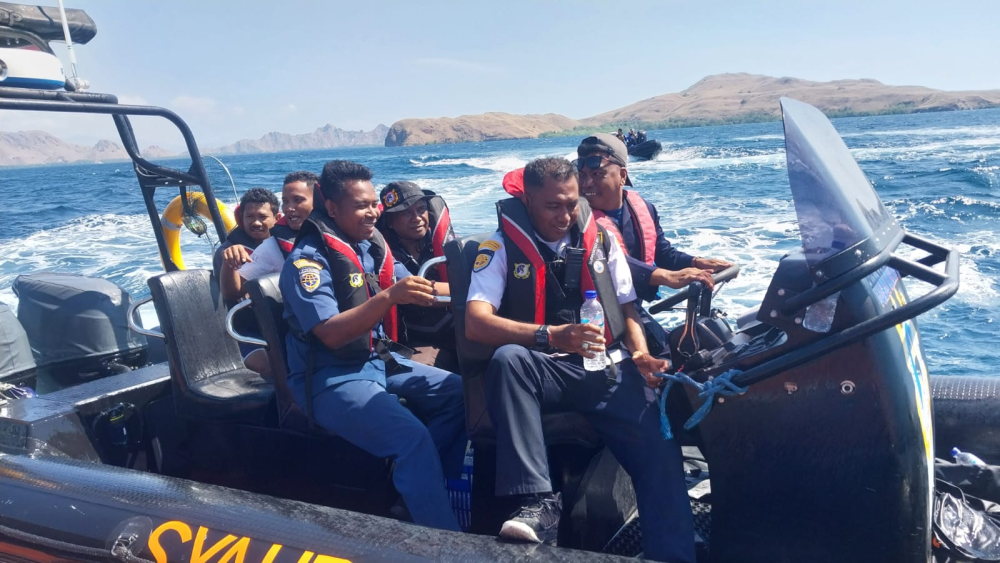 Kemenhub Berhasil Evakuasi Seluruh Penumpang KM. Budi Utama yang Tenggelam di Perairan Pulau Padar