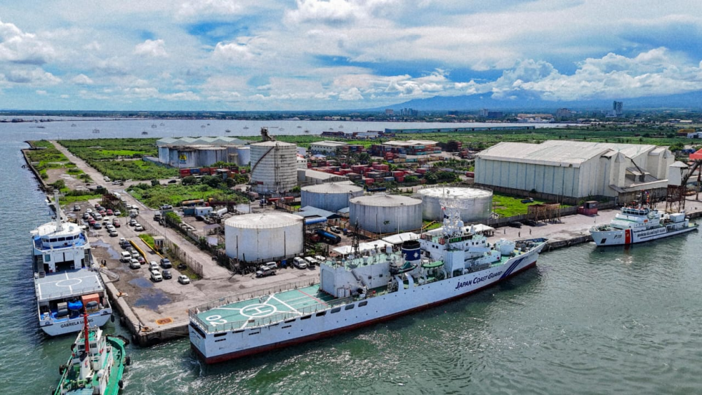 Upacara Penyambutan Kapal Patroli Indonesia dan Jepang di Pelabuhan Bredco, Bacolod City, Filipina dalam Rangka Marpolex 2024