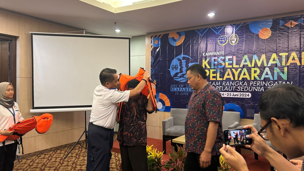 Peringati Hari Pelaut Sedunia, Kemenhub Gelar Kampanye Keselamatan Pelayaran di Surabaya