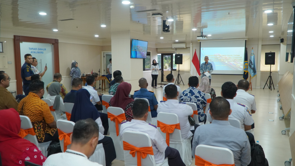 KEMENHUB SERAH TERIMAKAN P3D PELABUHAN PENGUMPAN REGIONAL KEPADA PEMPROV SULAWESI SELATAN