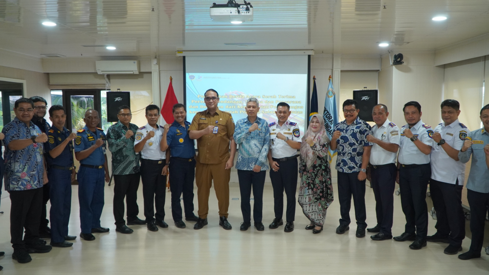 KEMENHUB SERAH TERIMAKAN P3D PELABUHAN PENGUMPAN REGIONAL KEPADA PEMPROV SULAWESI SELATAN