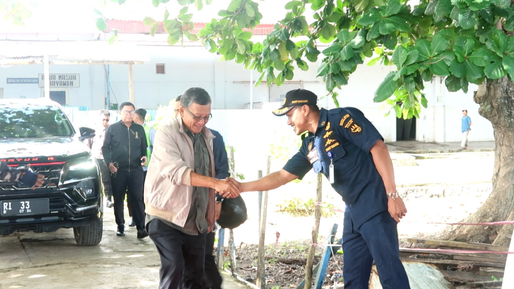 Kegiatan pengawasan kesyahbandaran di Posker Pelabuhan Speedboat Kupal Kantor UPP Kelas II Babang pada  kegiatan kunjungan kerja Mentri ESDM (Bpk. Arifin Tasrif) dan rombongan di Kabupaten Halmahera Selalatan.