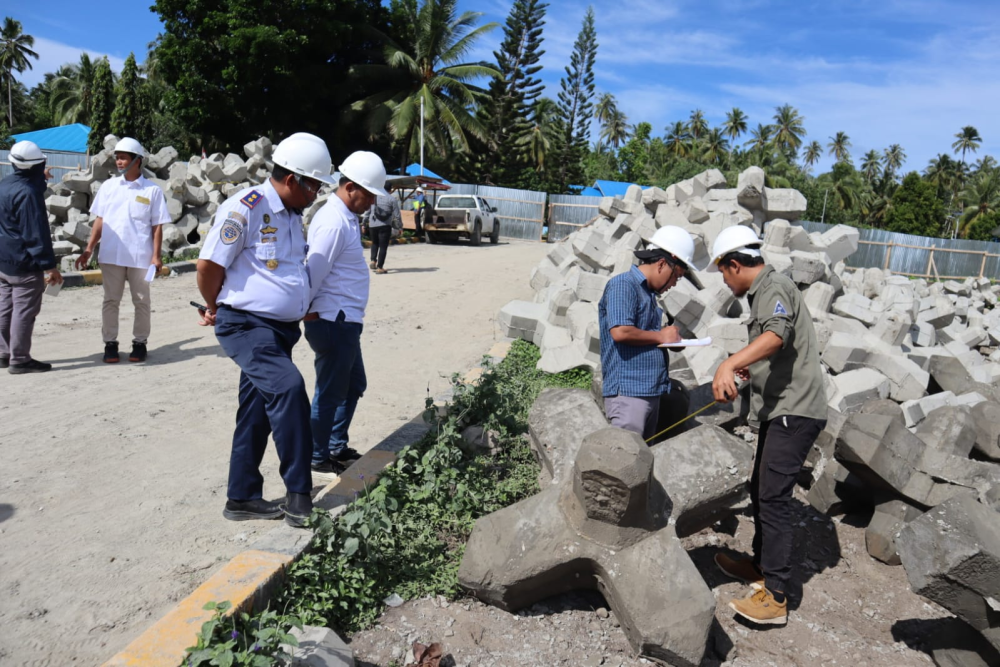Kunjungan Kerja Pemantauan Pembangunan Breakwater