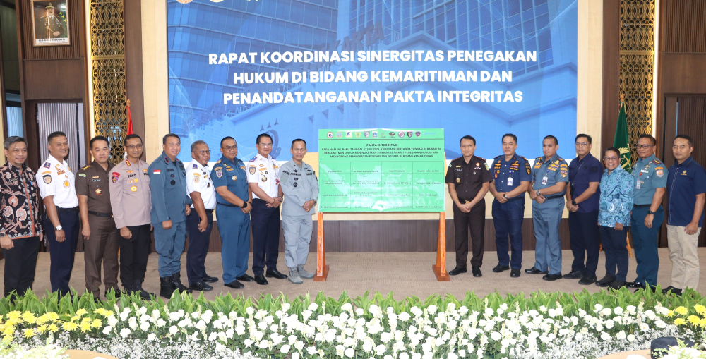 "RAPAT KOORDINASI SINERGITAS PENEGAKAN HUKUM DI BIDANG KEMARITIMAN DAN PENANDATANGANAN PAKTA INTEGRITAS"