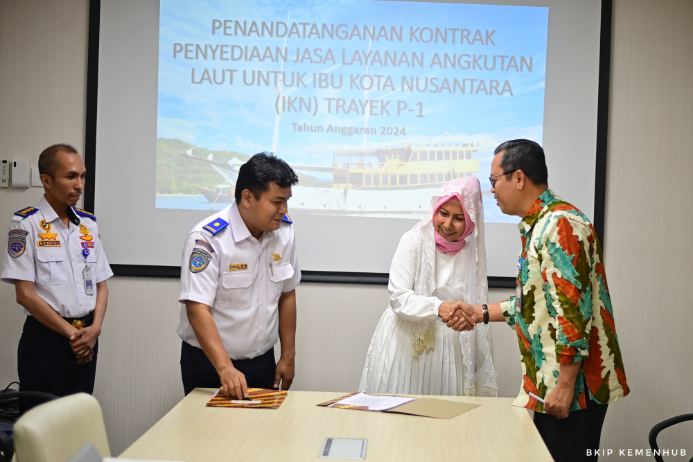 DUKUNG TRANSPORTASI DI IKN, KEMENHUB TANDATANGANI KONTRAK PENYEDIAAN KAPAL PHINISI