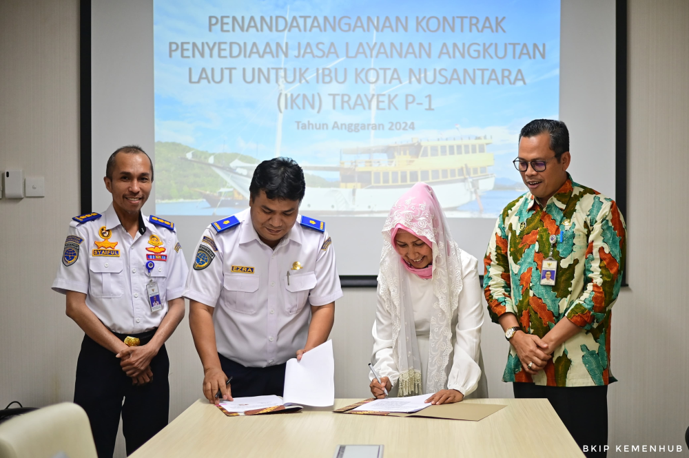 DUKUNG TRANSPORTASI DI IKN, KEMENHUB TANDATANGANI KONTRAK PENYEDIAAN KAPAL PHINISI
