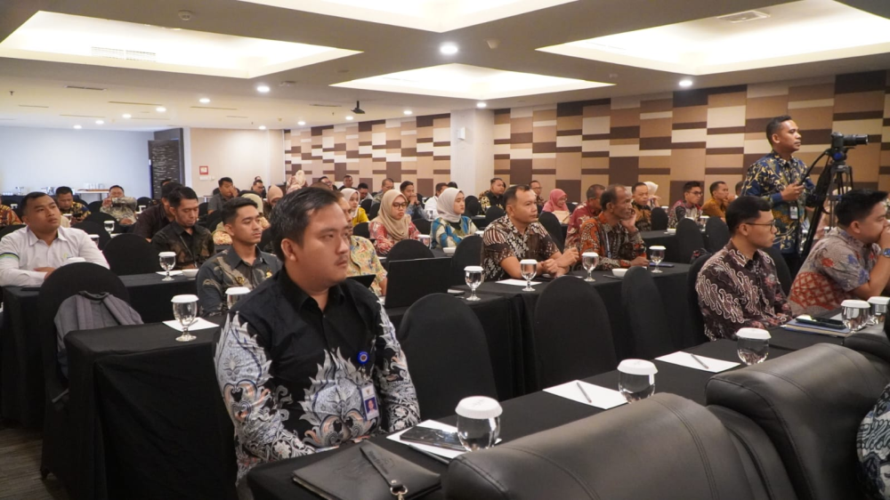 KEMENHUB SOSIALISASIKAN KEWAJIBAN PENGGUNAAN AIS DI PERAIRAN DAN PEMBERLAKUAN PENETAPAN PNBP JASA KENAVIGASIAN DI WILAYAH KERJA DISNAV TELUK BAYUR
