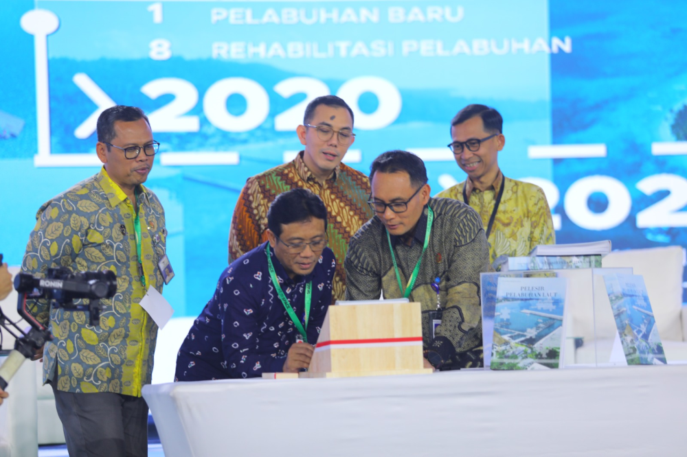 DIRJEN HUBLA LUNCURKAN BUKU PELESIR PELABUHAN LAUT