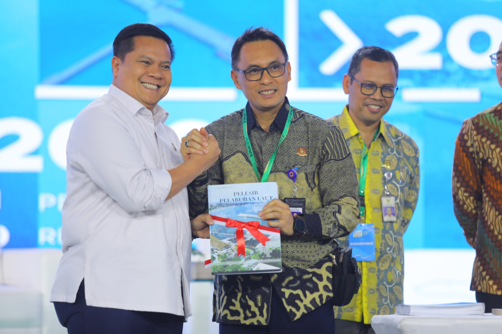 DIRJEN HUBLA LUNCURKAN BUKU PELESIR PELABUHAN LAUT