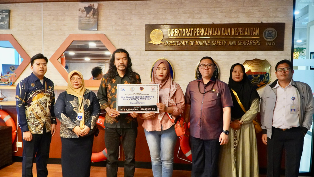 LINDUNGI HAK PELAUT, KEMENHUB FASILITASI SERAH TERIMA ASURANSI JIWA KEPADA AHLI WARIS