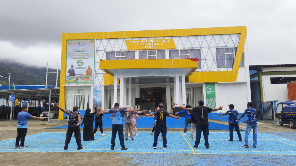 GUNA MENINGKATKAN KEBUGARAN JASMANI, KANTOR UPP KELAS II BABANG MELAKSANAKAN SENAM BERSAMA