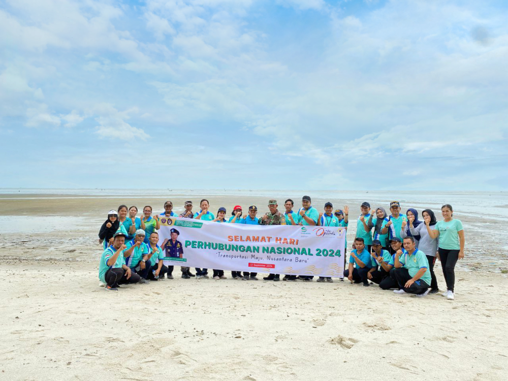BERSIH PANTAI DALAM RANGKA HARI PERHUBUNGAN NASIONAL 2024