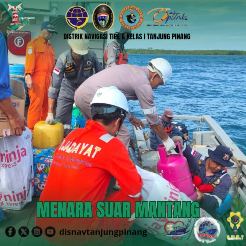 Kegiatan Aplousing Tim Armada KN.Jadayat di Menara Suar Mantang