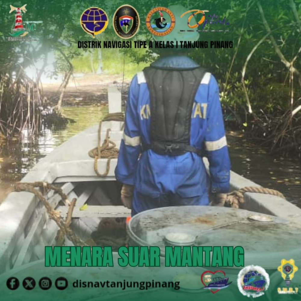 Kegiatan Aplousing Tim Armada KN.Jadayat di Menara Suar Mantang