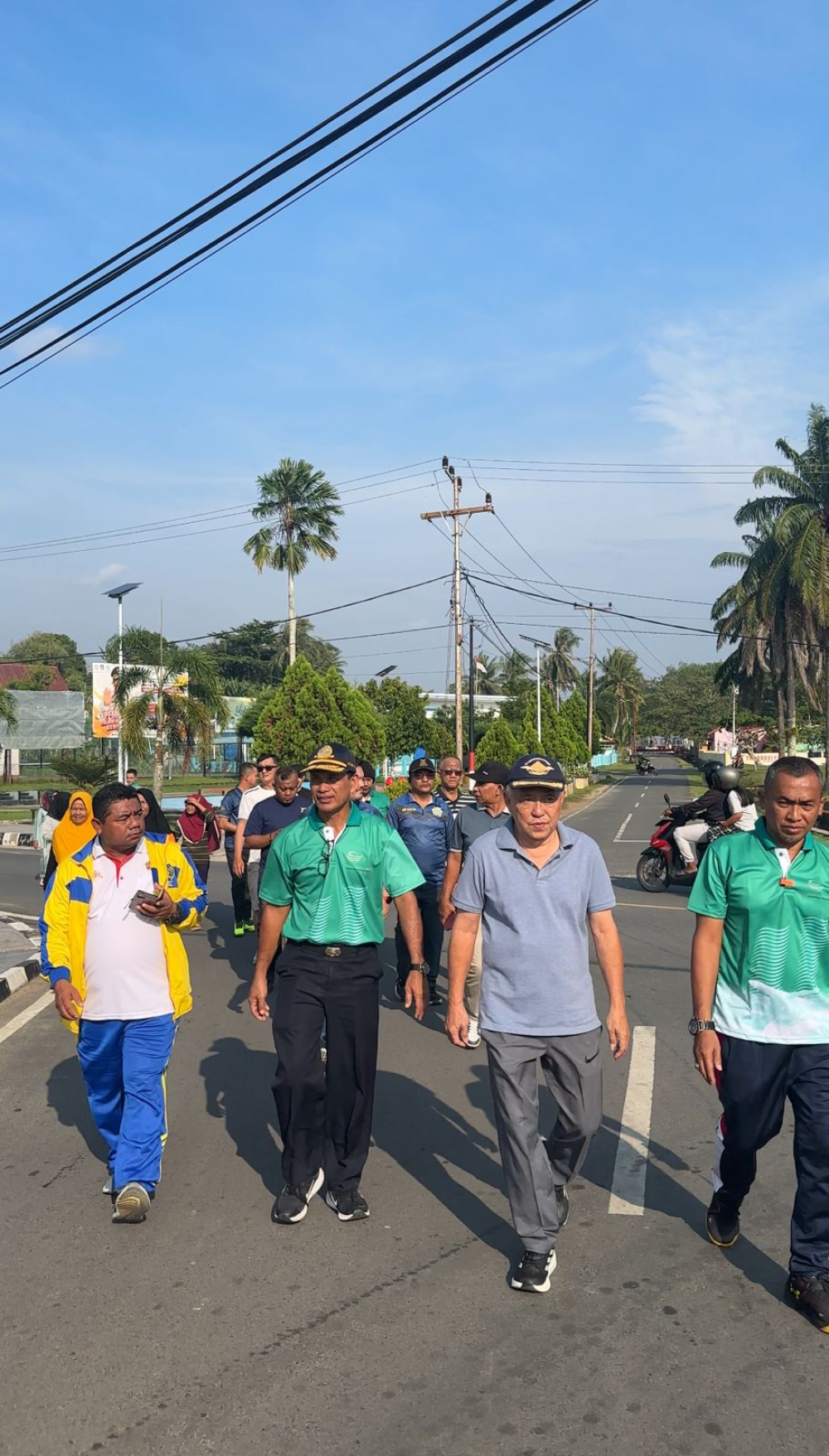 PERINGATAN HARHUBNAS KE-53 KANTOR UPP KELAS III DABO SINGKEP GELAR JALAN SANTAI BERSAMA MASYARAKAT