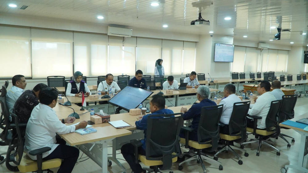 TINGKATKAN KOMPETENSI SDM BIDANG KEPELABUHANAN DAN PEMANDUAN KAPAL, DITJEN HUBLA SERAH TERIMA SERTIFIKAT PENGESAHAN COA
