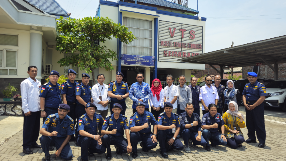 Kolaborasi Strategis: PUSKODAL Pangkalan PLP Tanjung Priok dan DISNAV/VTS Tanjung Emas Semarang Mantapkan Langkah Keselamatan dan keamanan Pelayaran