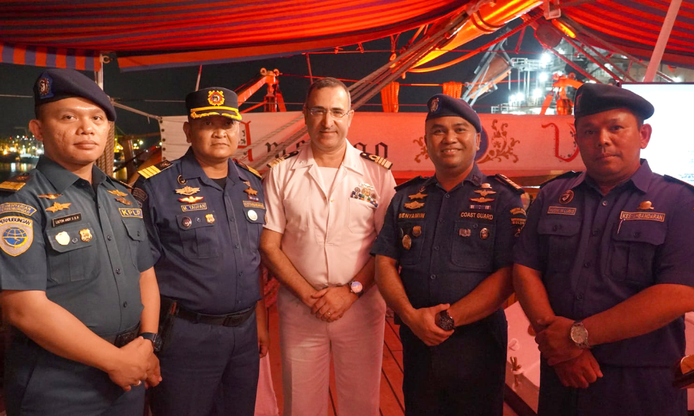 Kedatangan Kapal ITS Amerigo Vespucci di Pelabuhan Belawan