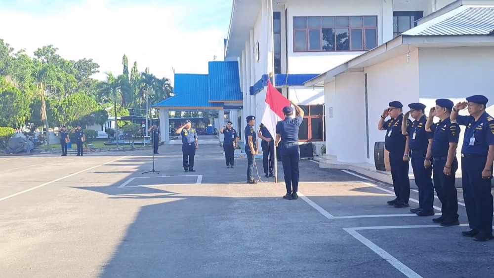 UPACARA BENDERA DALAM RANGKA PERINGATAN HARI SUMPAH PEMUDA YANG KE 96 TAHUN