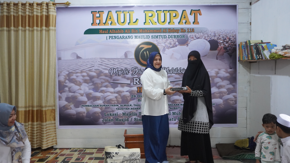 DWP KSOP KELAS I DUMAI BERIKAN BANTUAN AL-QUR'AN DAN IQRO' PADA PONDOK PENGAJIAN ANAK-ANAK DI RUPAT