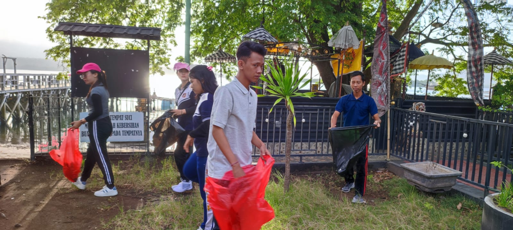 PELAKSANAAN BERSIH PANTAI DI WATER BEE UNTUK MEMPERINGATI HARI PERHUBUNGAN NASIONAL TAHUN 2024
