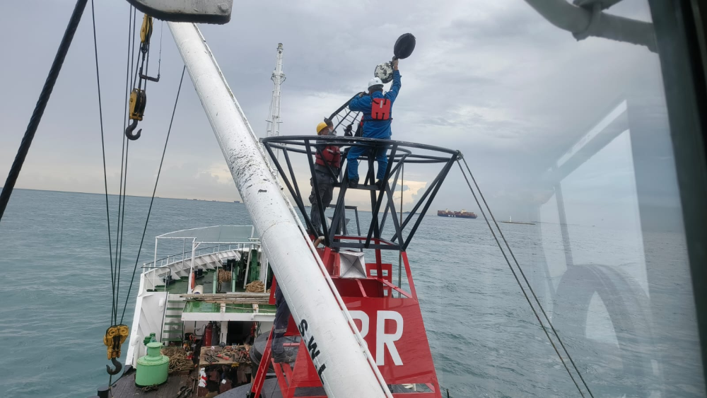 Perawatan Pelampung Suar Buffalow Rock