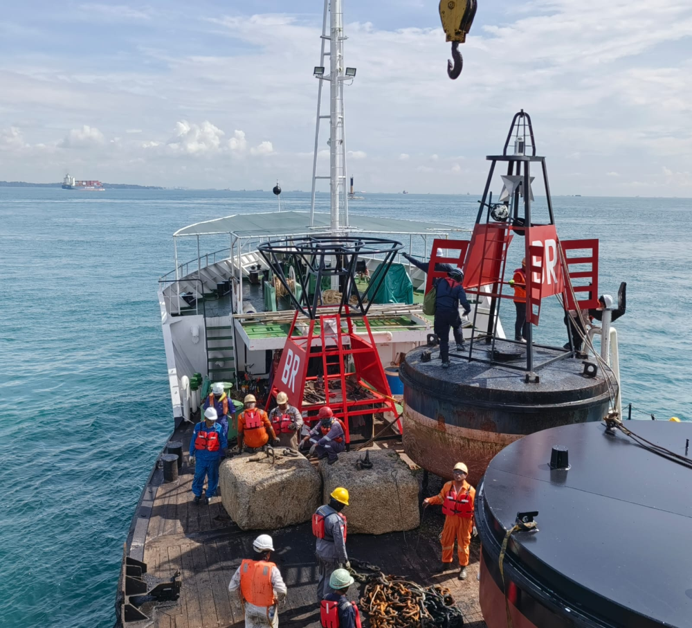 Perawatan Pelampung Suar Buffalow Rock