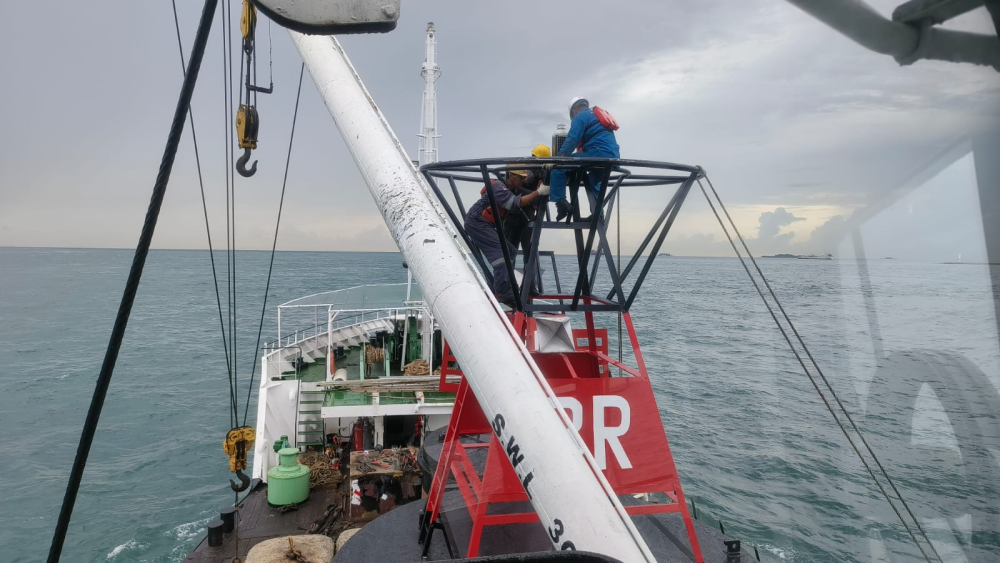 Perawatan Pelampung Suar Buffalow Rock