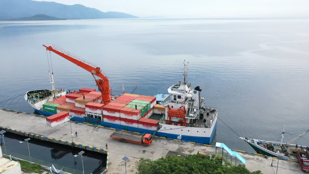 Voyage ke-10 Kapal Tol Laut KM. KENDHAGA NUSANTARA 9 Tiba di Babang, Bawa Muatan Baru dan Kembali ke Surabaya