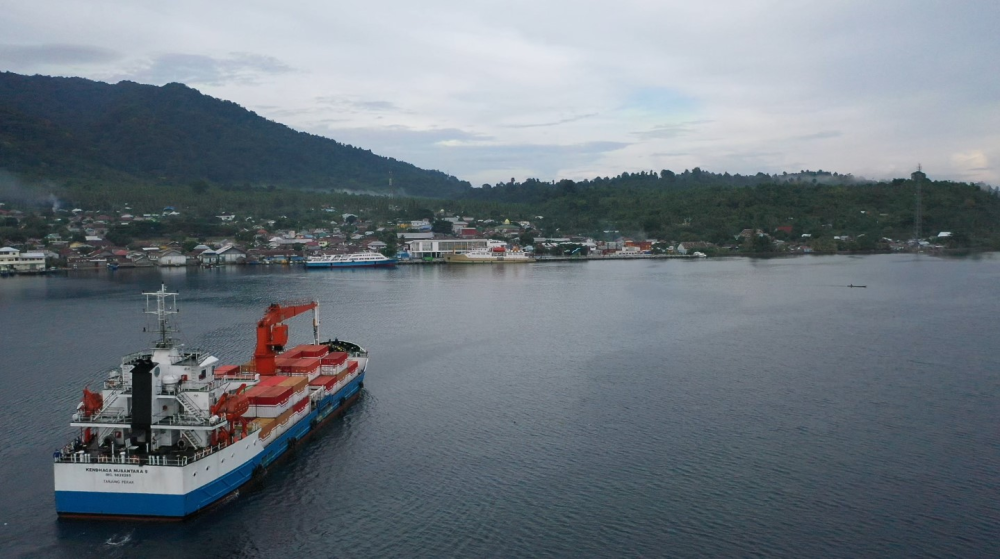 Voyage ke-10 Kapal Tol Laut KM. KENDHAGA NUSANTARA 9 Tiba di Babang, Bawa Muatan Baru dan Kembali ke Surabaya