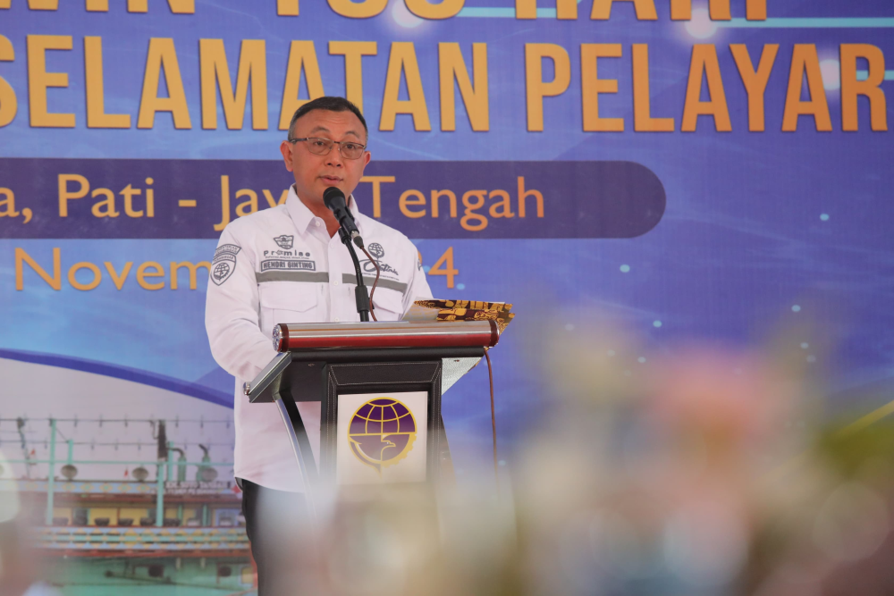 TINGKATKAN KESADARAN KESELAMATAN PELAYARAN, KEMENHUB BAGIKAN E-PAS KECIL, SKK DAN LIFE JACKET