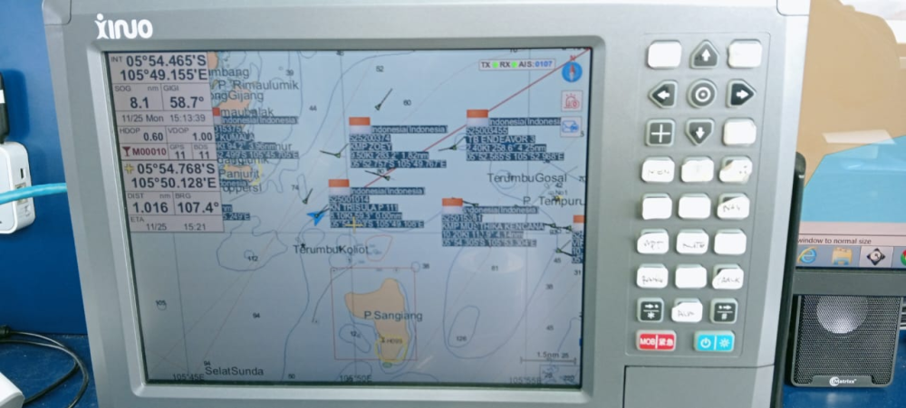 Kapal KN. Trisula P. 111 Pengawasan Kapal LCT Indah Maulida yang Kandas di Perairan Pulau Sangiang